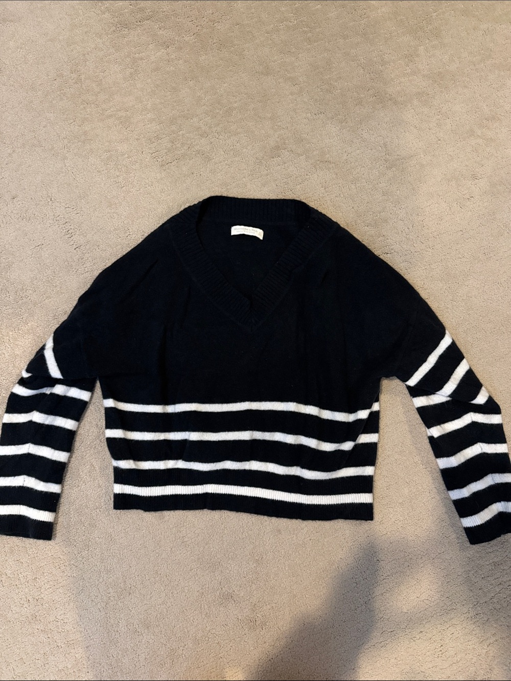 Abercrombie & Fitch Black and White Striped V-Neck Pullover